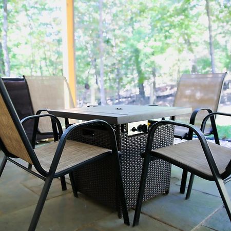 Peaceful Modern Chalet In エリジェイ エクステリア 写真