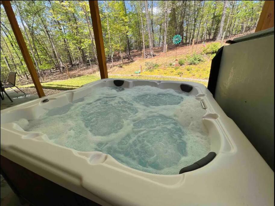 Peaceful Modern Chalet In エリジェイ エクステリア 写真